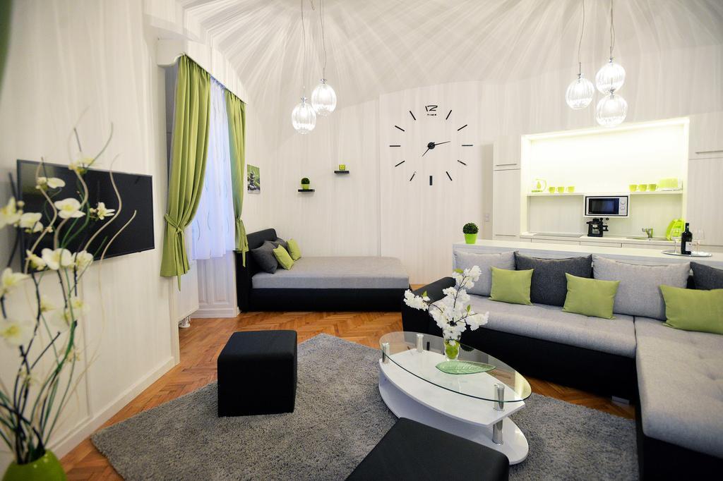 Varkapitany Apartman Eger Exterior photo